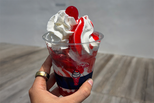 6_sundaes-banana-boats-made-fresh 6_sundaes-banana-boats-made-fresh